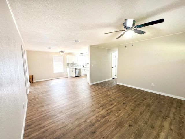 405 S Foster, Linden, TX 75563