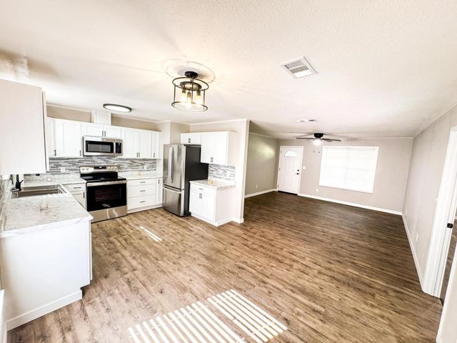 405 S Foster, Linden, TX 75563