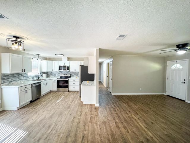 405 S Foster, Linden, TX 75563