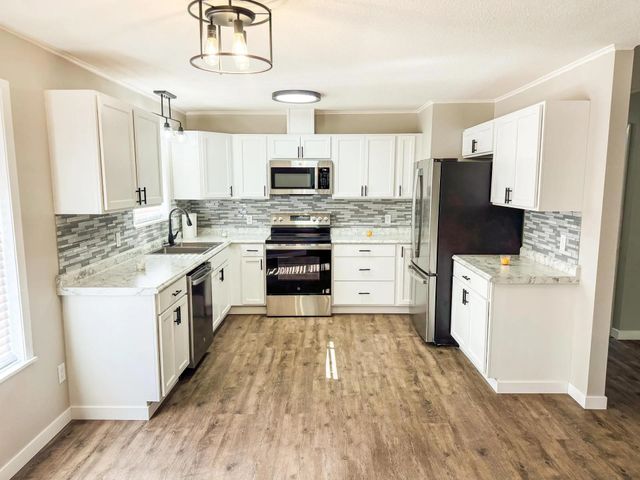 405 S Foster, Linden, TX 75563