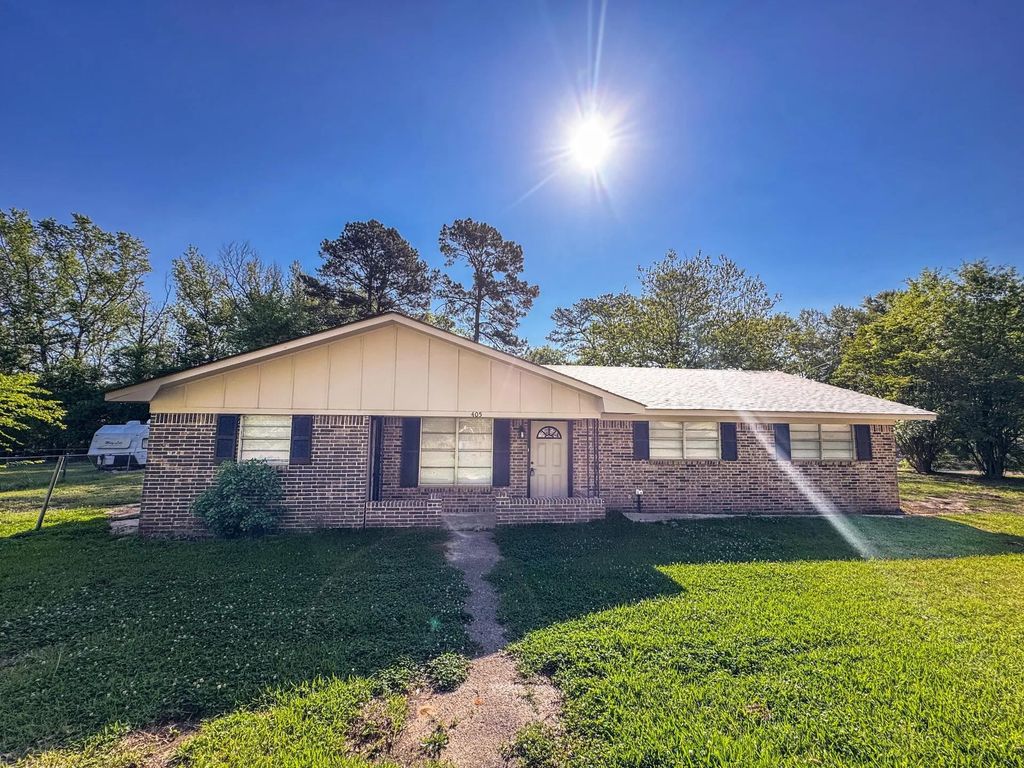 405 S Foster, Linden, TX 75563