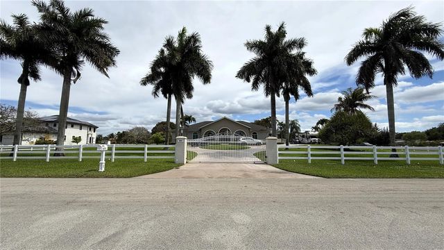 4810 SW 198 TERRACE, Southwest Ranches, FL 33332