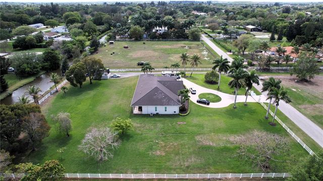 4810 SW 198 TERRACE, Southwest Ranches, FL 33332