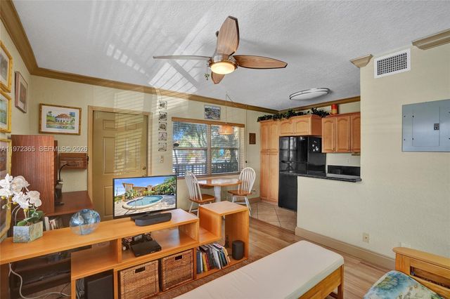 744 NE 14th Ave 1, Fort Lauderdale, FL 33304