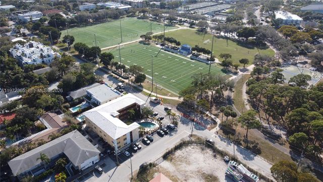 744 NE 14th Ave 1, Fort Lauderdale, FL 33304