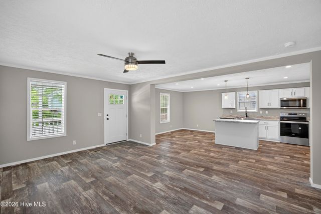 1021 Pine Ridge Court, Castle Hayne, NC 28429