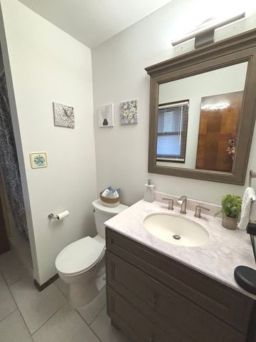 18624 Wentworth Avenue, Lansing, IL 60438