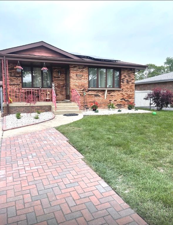 18624 Wentworth Avenue, Lansing, IL 60438