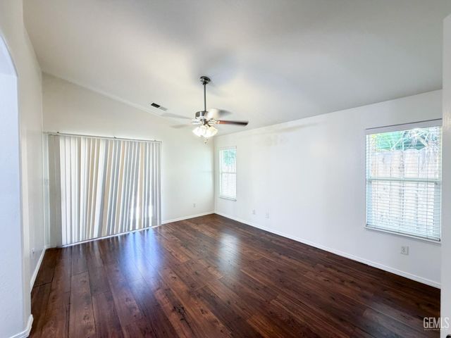 9600 Lanneau Court, Bakersfield, CA 93311