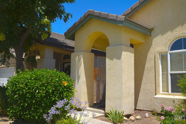9600 Lanneau Court, Bakersfield, CA 93311