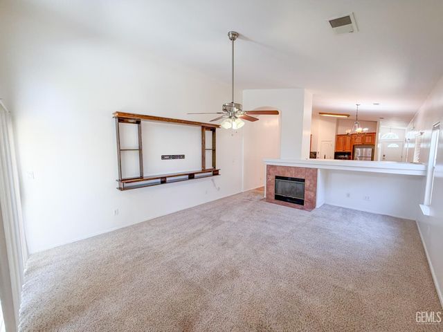 9600 Lanneau Court, Bakersfield, CA 93311