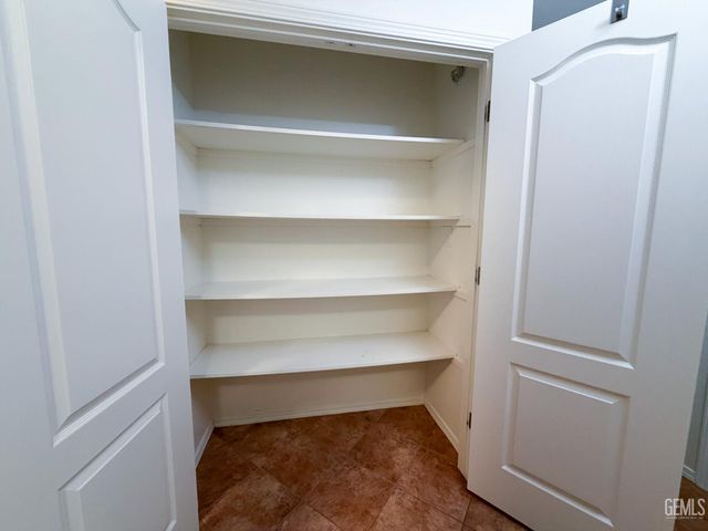 9600 Lanneau Court, Bakersfield, CA 93311