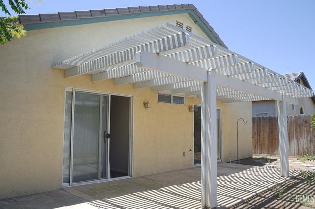 9600 Lanneau Court, Bakersfield, CA 93311