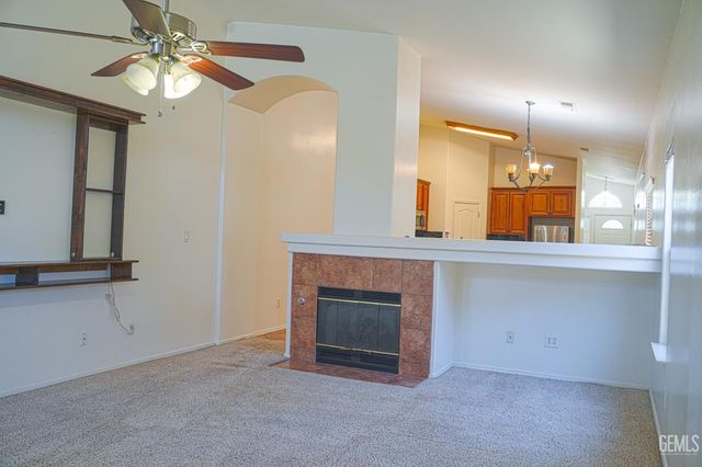 9600 Lanneau Court, Bakersfield, CA 93311