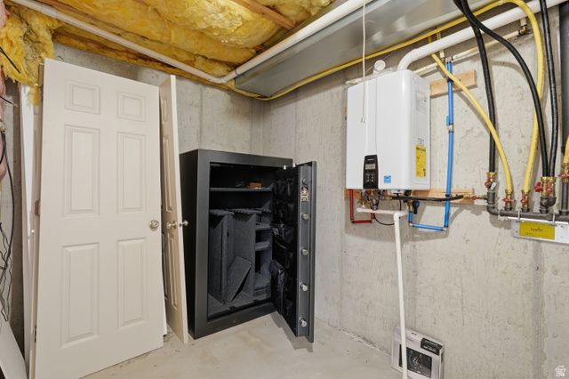 2439 W 1675 S, West Haven, UT 84401