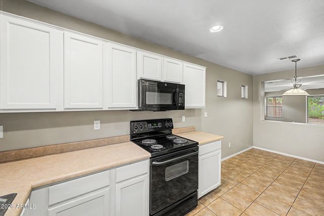 17 W DESERT VISTA Trail, San Tan Valley, AZ 85143