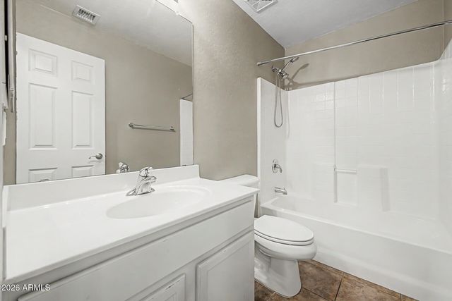 17 W DESERT VISTA Trail, San Tan Valley, AZ 85143