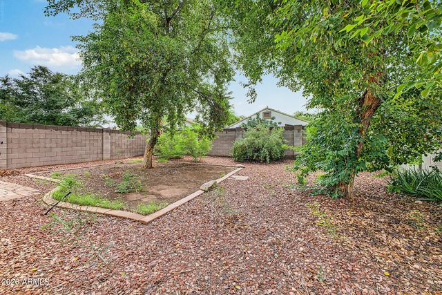 17 W DESERT VISTA Trail, San Tan Valley, AZ 85143