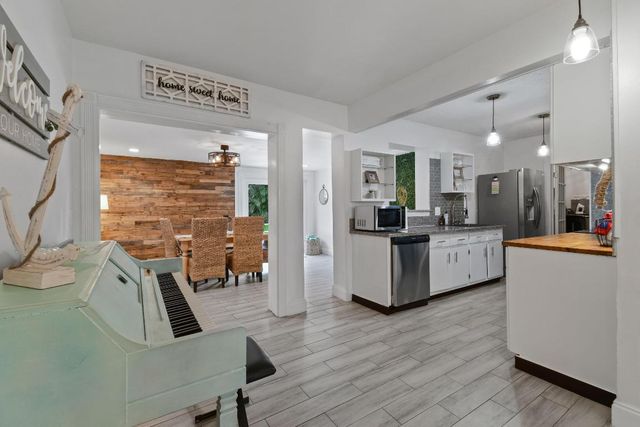 973 Laurel Road, North Palm Beach, FL 33408