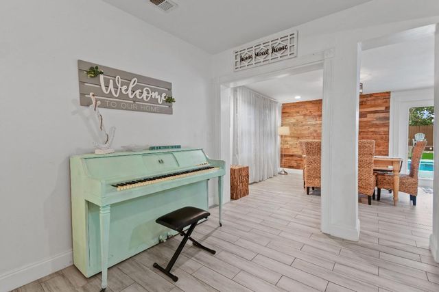 973 Laurel Road, North Palm Beach, FL 33408