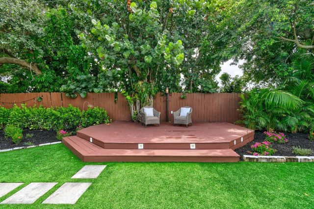 973 Laurel Road, North Palm Beach, FL 33408