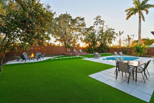 973 Laurel Road, North Palm Beach, FL 33408