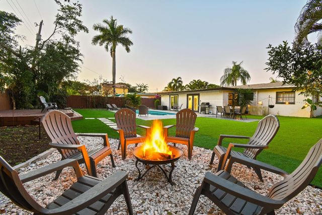 973 Laurel Road, North Palm Beach, FL 33408