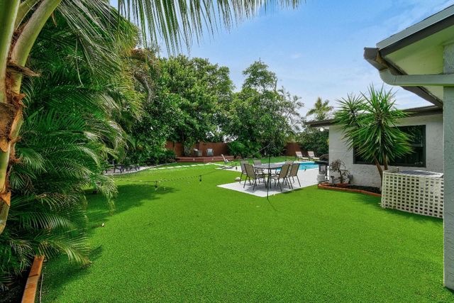 973 Laurel Road, North Palm Beach, FL 33408