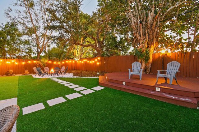 973 Laurel Road, North Palm Beach, FL 33408