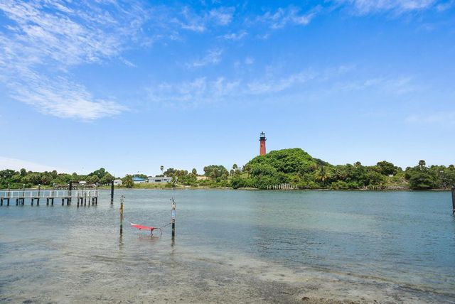 973 Laurel Road, North Palm Beach, FL 33408