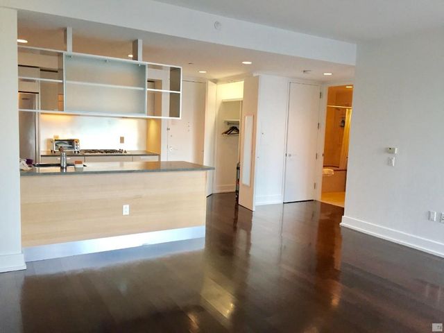 350 W 42nd St Apt 33F, New York City, NY 10036
