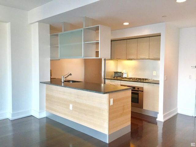 350 W 42nd St Apt 33F, New York City, NY 10036