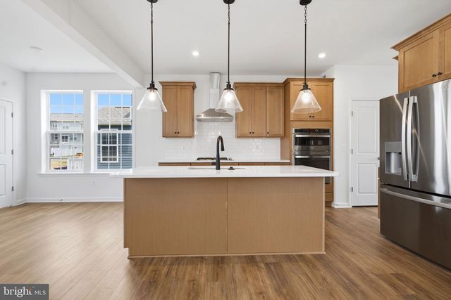 689 LORD FAIRFAX ST, Charles Town, WV 25414