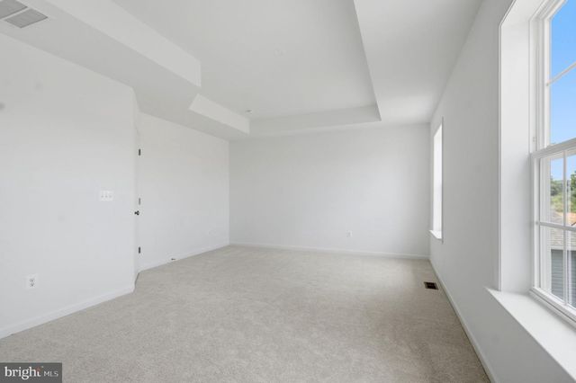 689 LORD FAIRFAX ST, Charles Town, WV 25414