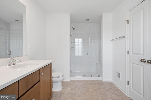 689 LORD FAIRFAX ST, Charles Town, WV 25414