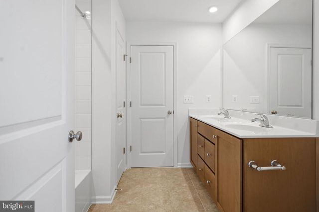 689 LORD FAIRFAX ST, Charles Town, WV 25414