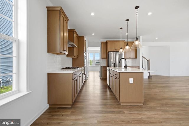 689 LORD FAIRFAX ST, Charles Town, WV 25414
