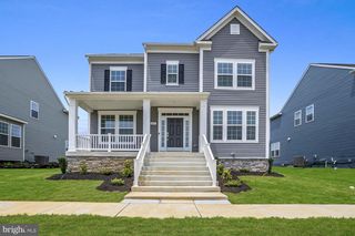 689 LORD FAIRFAX ST, Charles Town, WV 25414