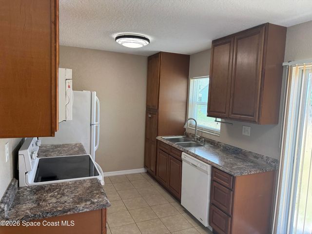 2500 Pepper Avenue, Melbourne, FL 32935