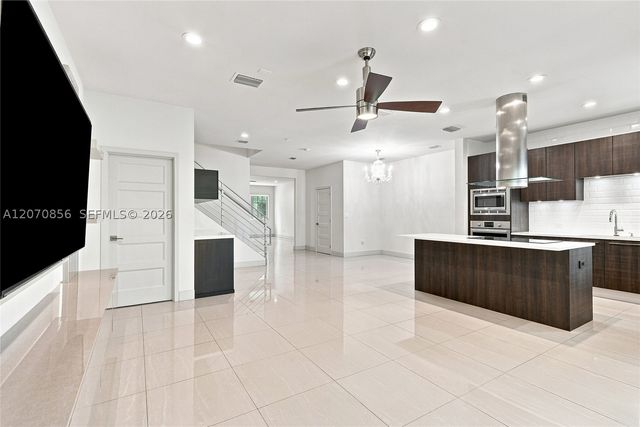 3237 NE 5th St 3237, Pompano Beach, FL 33062