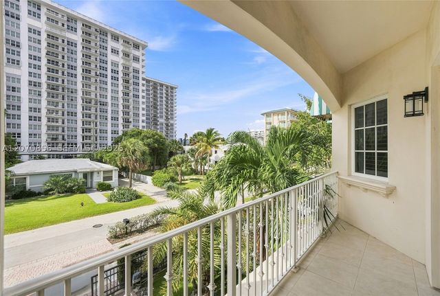3237 NE 5th St 3237, Pompano Beach, FL 33062