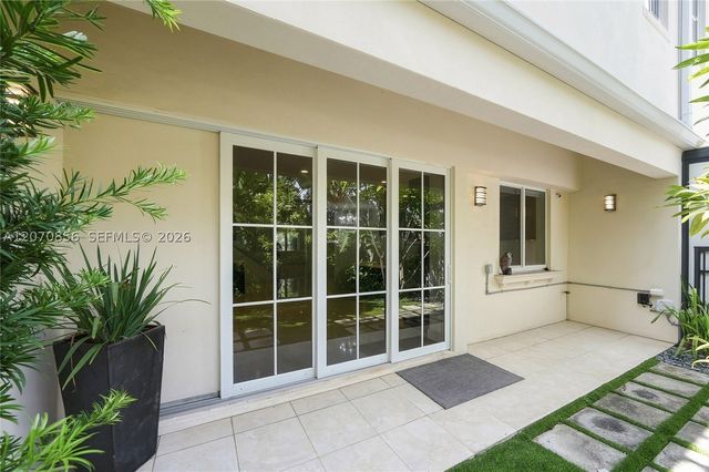 3237 NE 5th St 3237, Pompano Beach, FL 33062