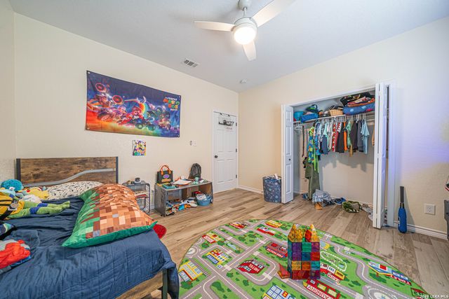 521 COUNTY ROAD 6868 E, Natalia, TX 78059