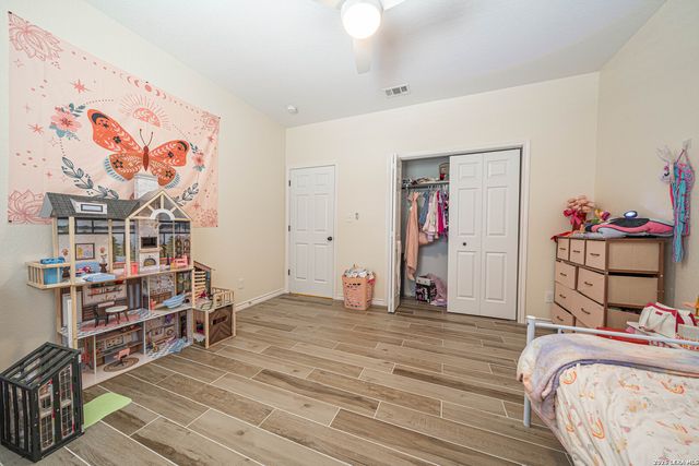 521 COUNTY ROAD 6868 E, Natalia, TX 78059
