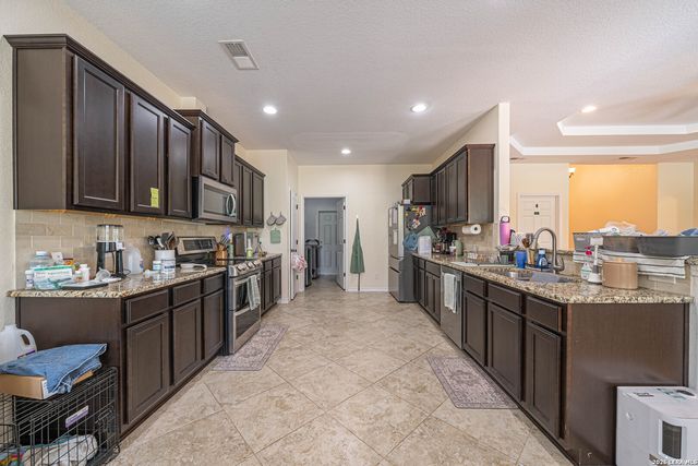 521 COUNTY ROAD 6868 E, Natalia, TX 78059