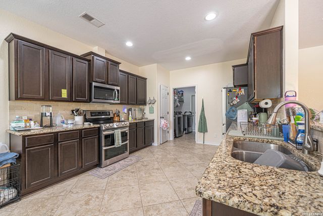 521 COUNTY ROAD 6868 E, Natalia, TX 78059