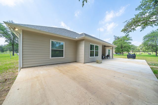 521 COUNTY ROAD 6868 E, Natalia, TX 78059