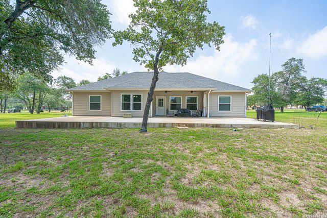 521 COUNTY ROAD 6868 E, Natalia, TX 78059