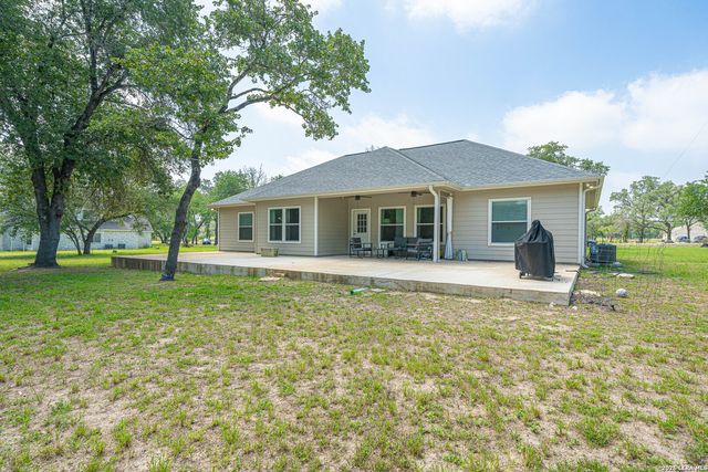 521 COUNTY ROAD 6868 E, Natalia, TX 78059