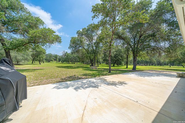 521 COUNTY ROAD 6868 E, Natalia, TX 78059